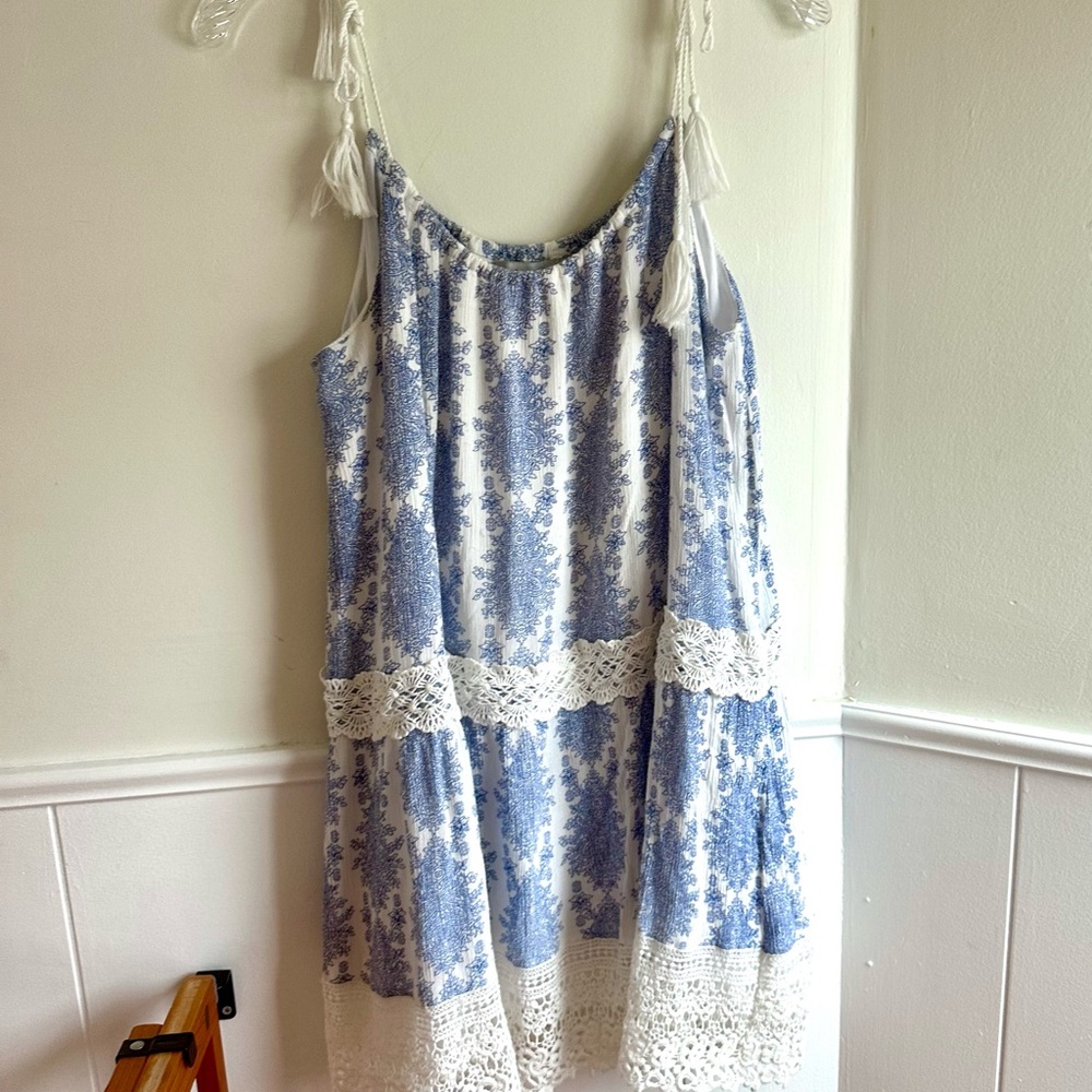 Anthropologie Paper Crane Blue and White Floral Boho Dress Women’s size medium